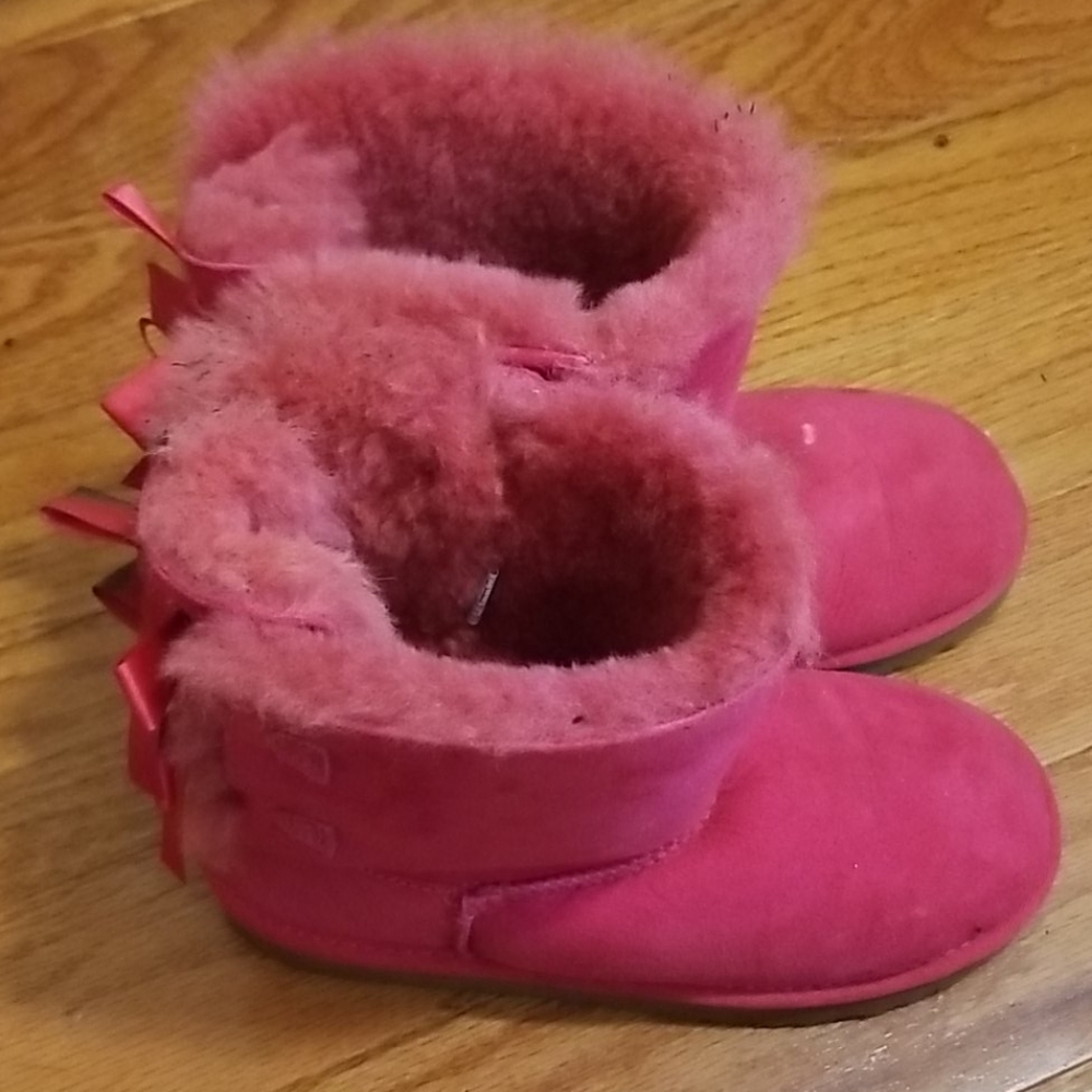 UGG - Picture 3 of 4